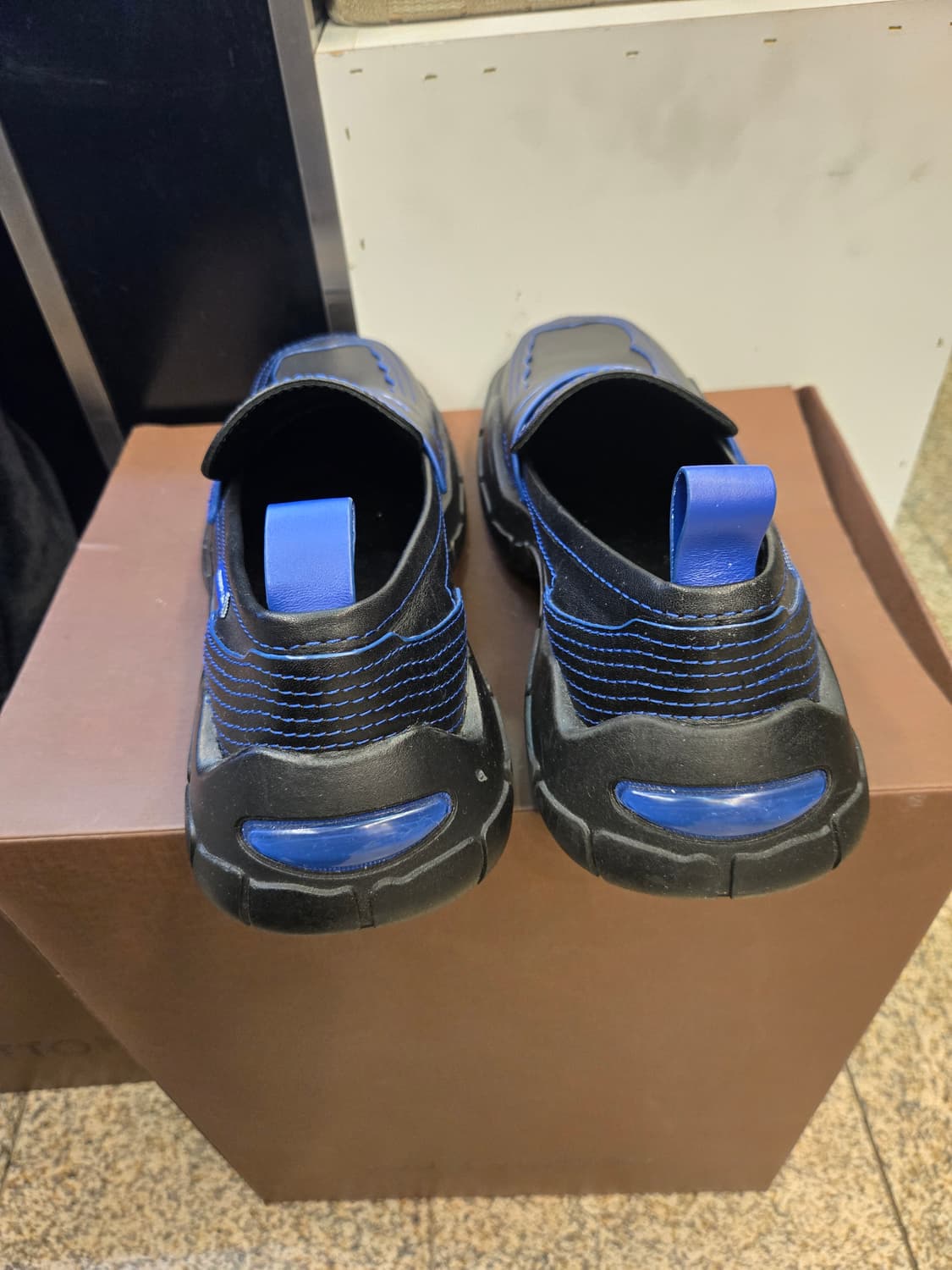 자라 x 아더에러 콜라보 레더 트랙 솔 로퍼 상품이미지3