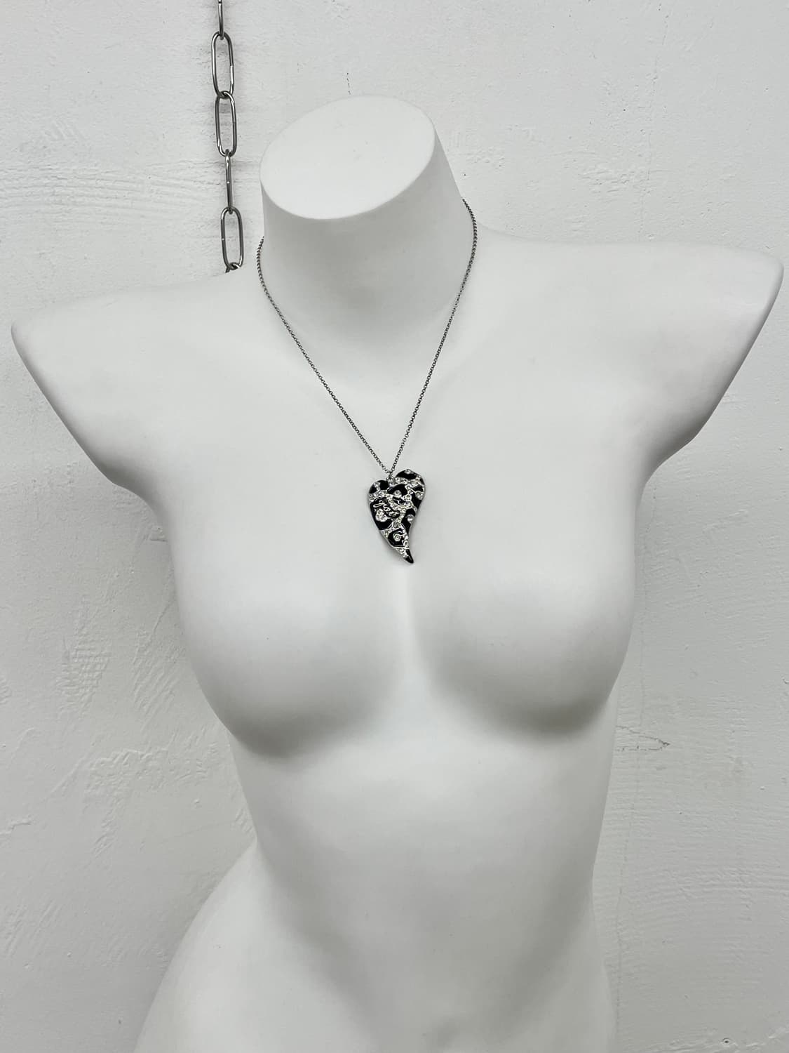 게스 갸루 레오파드 큐빅 하트 네크리스 상품이미지2