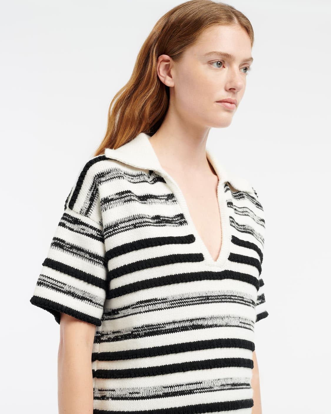 (정품)샤넬 배리 BARRIE 스트라잎 니트탑 상품이미지1