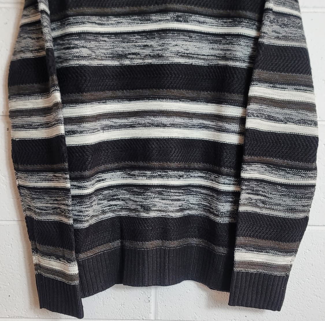 더클래쓰(THE CLASS) 니트 맨투맨티셔츠 판매 상품이미지4