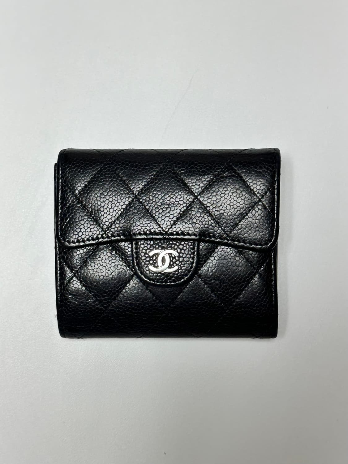 샤넬 클래식 캐비어 반지갑 블랙 은장 풀구성 상품이미지2
