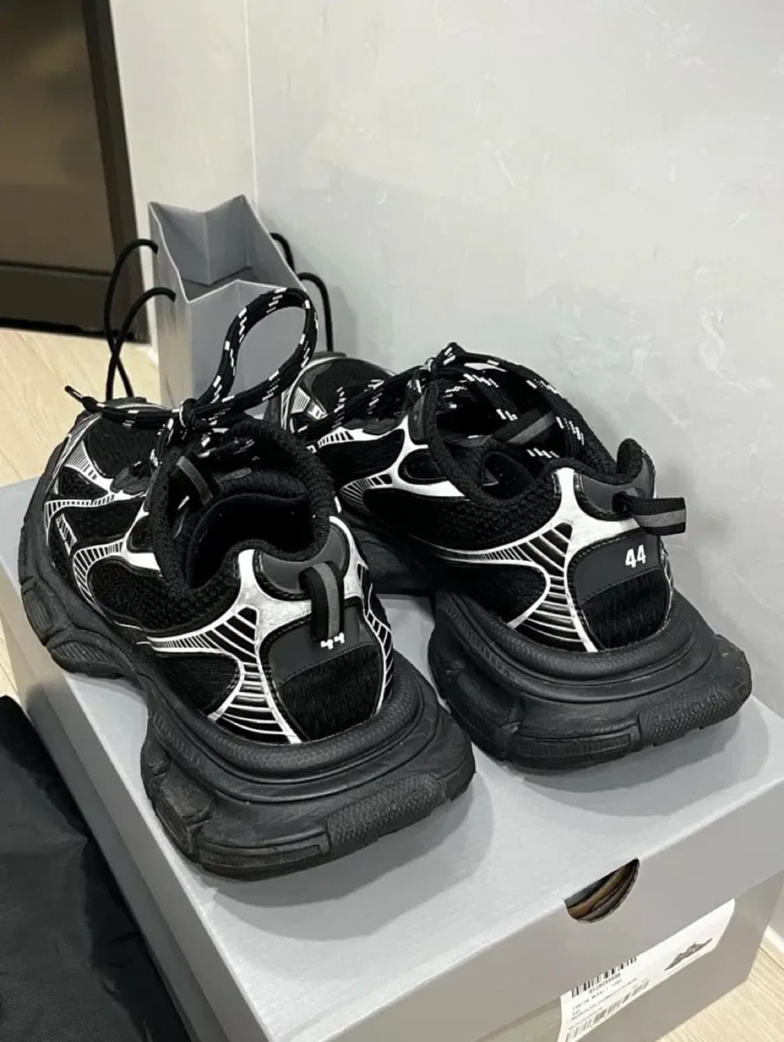 [44] 발렌시아가 3XL 블랙화이트 상품이미지2