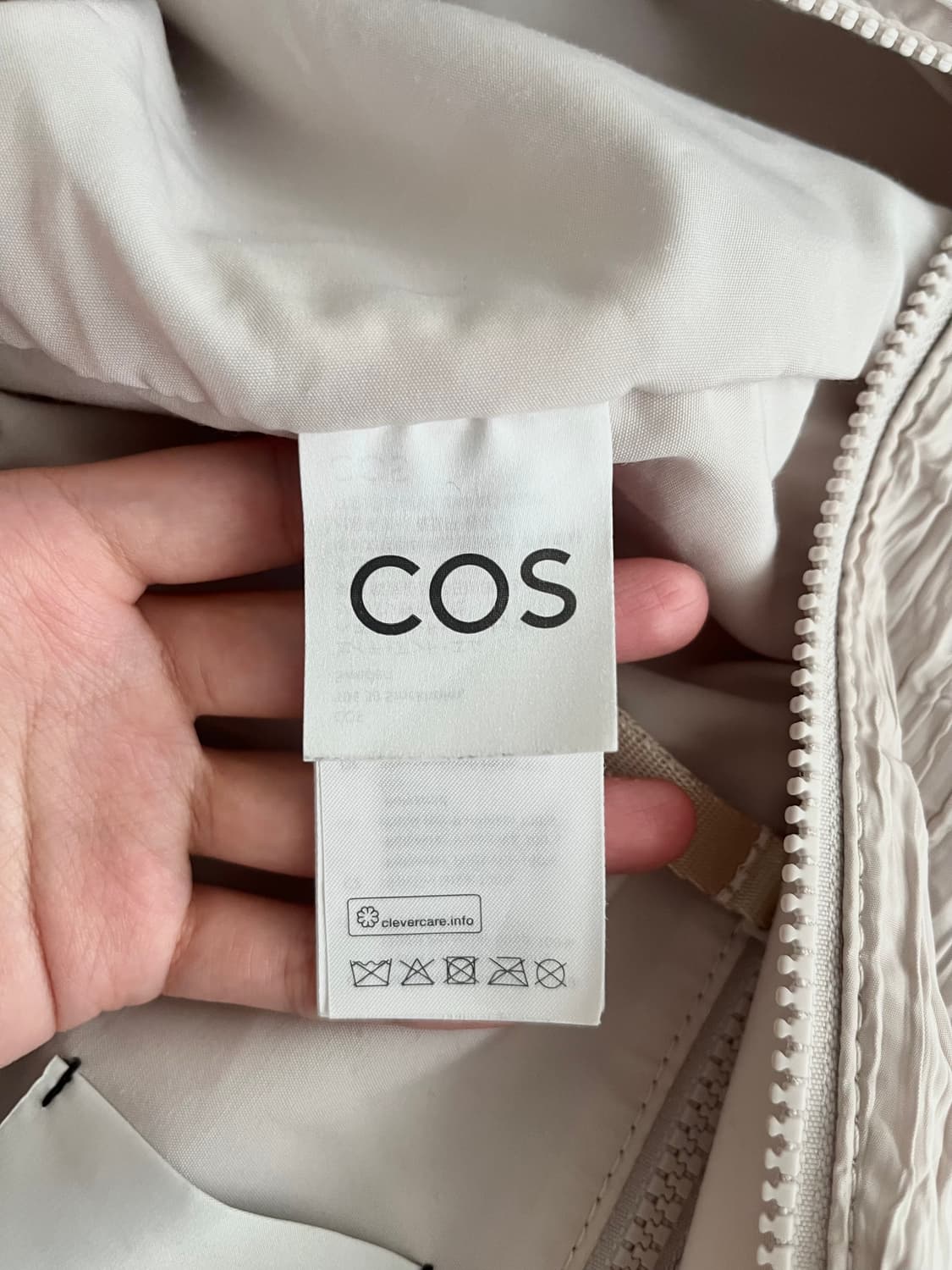 F) 코스 COS 스모크드 크로스바디 백 상품이미지8
