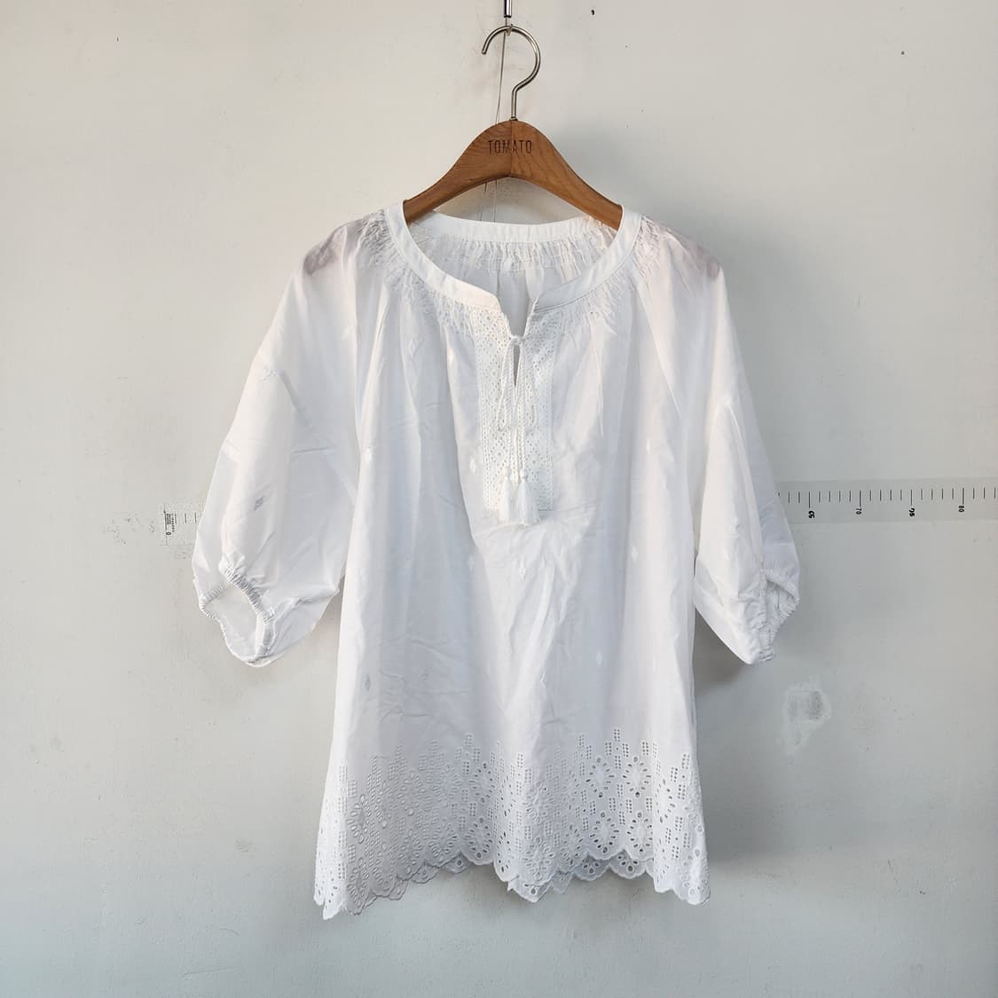 엣지 화이트 아일렛 블라우스 펀칭 레이스 상품이미지1