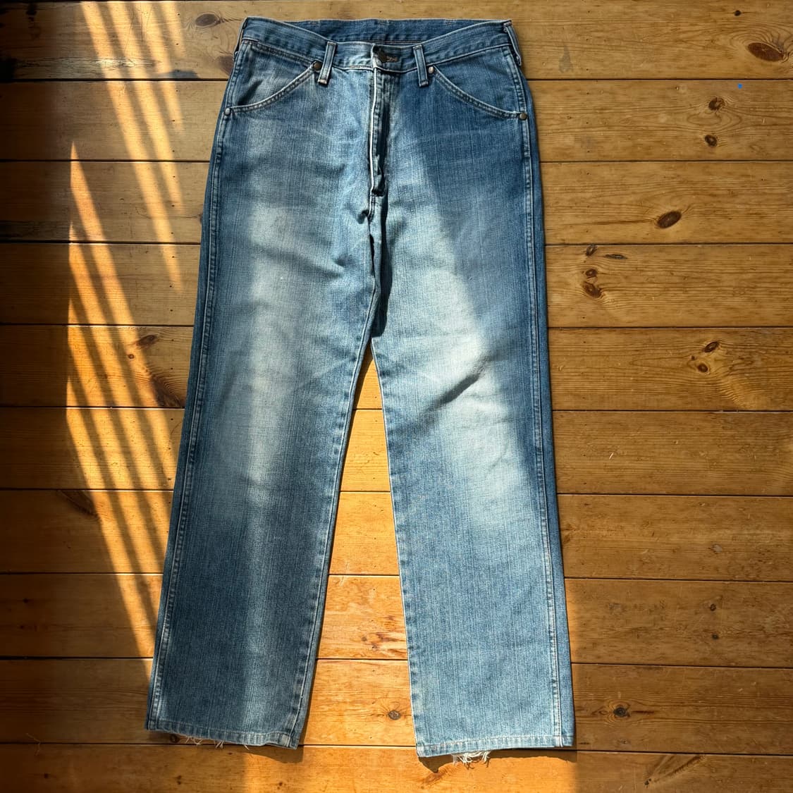 랭글러 11MWZ 데님 레귤러핏 상품이미지1