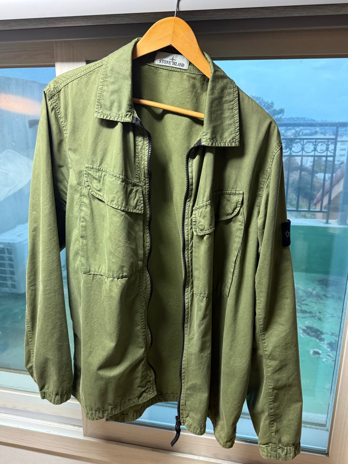 스톤아일랜드 22fw 오버셔츠 카키색 xl  상품이미지1