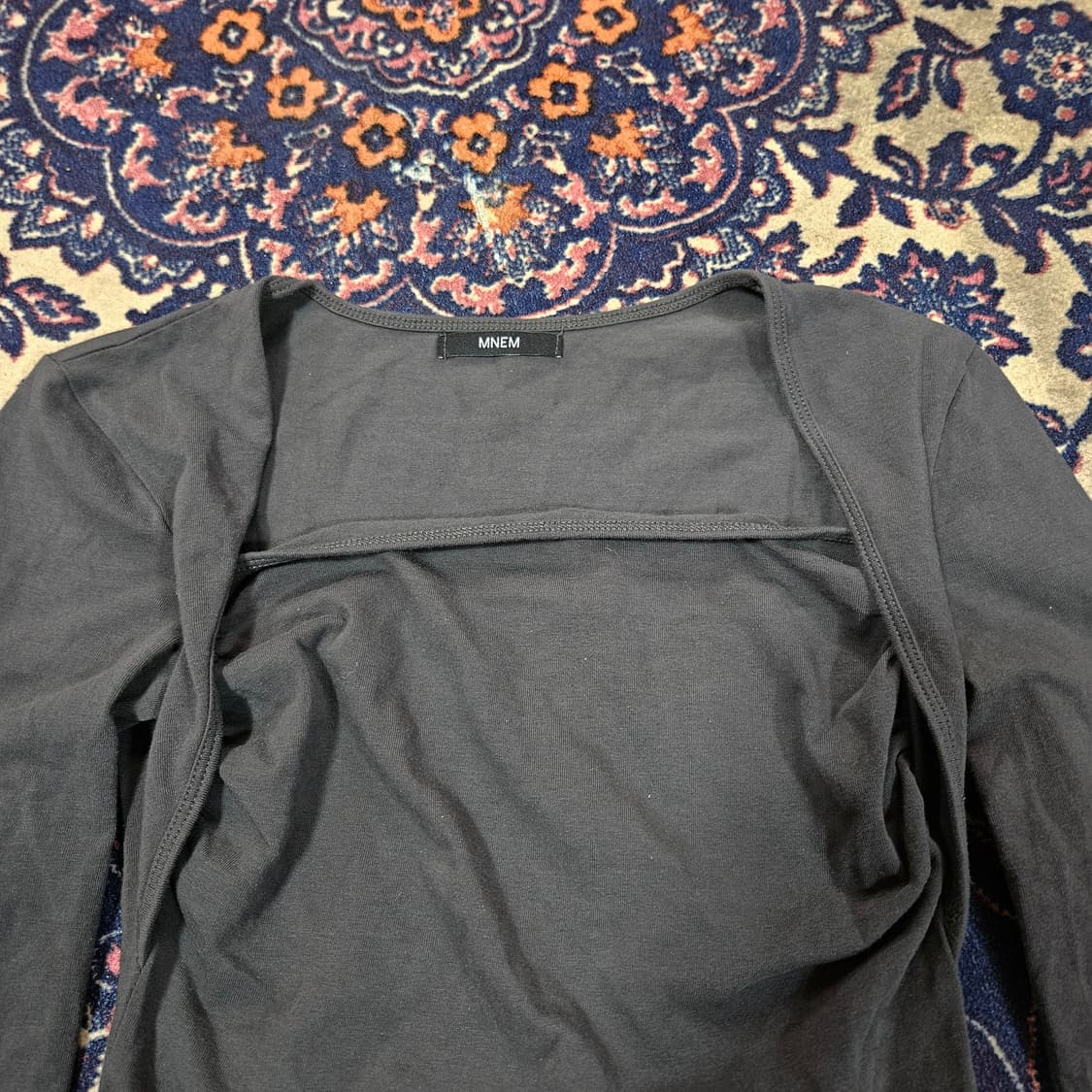 므넴(MNEM) 미니멀 볼레로 셔링 탑 Free 상품이미지6