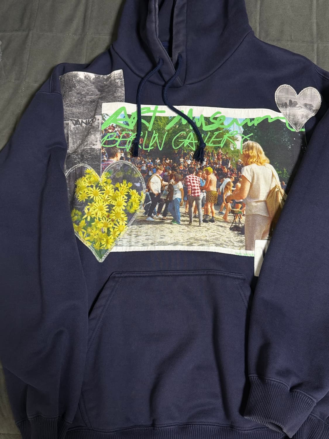 더뮤지엄비지터 berlin picture patch hoody 후드티 상품이미지2