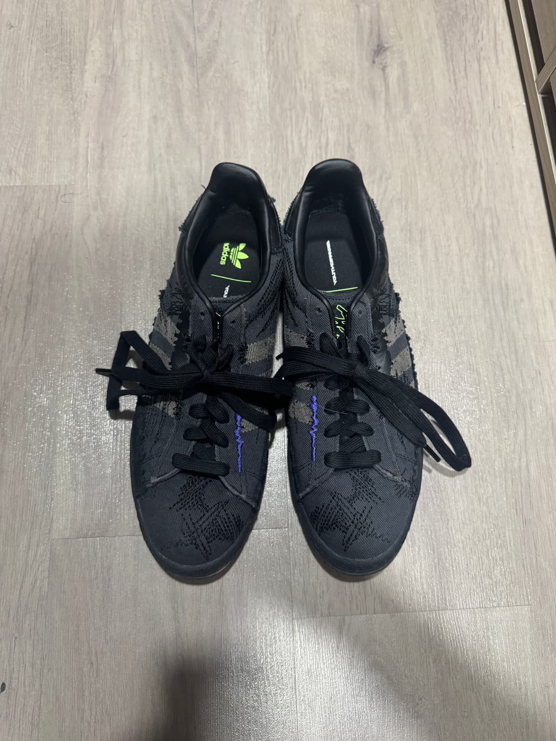 아디다스 x 유스 오브 파리 캠퍼스 80s 코어 블랙 상품이미지2