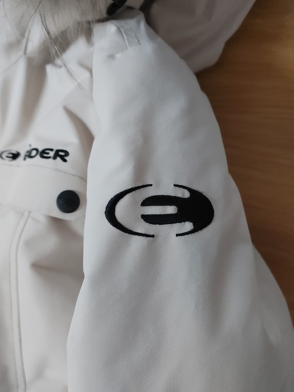 EiDER 아이더 여성 아이보리 오리털 사파리형 후드 패딩 상품이미지5