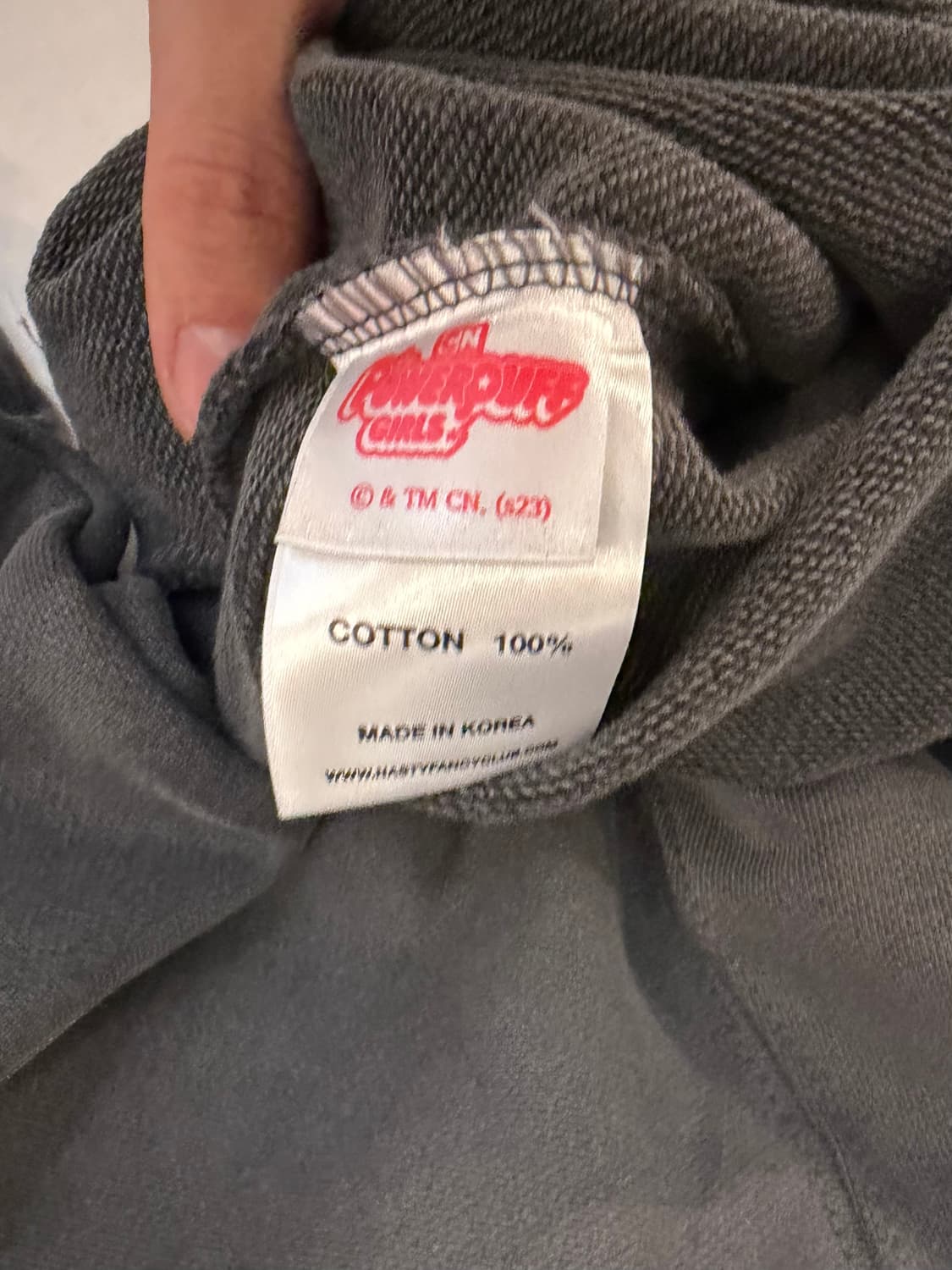 파워퍼프걸 X 네스티팬시클럽 맨투맨 차콜 블랙 상품이미지5