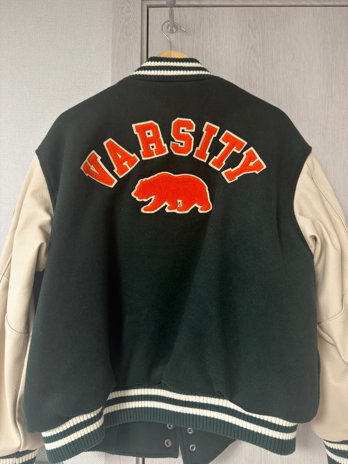 후아유 이동휘 콜라보 바시티 상품이미지2