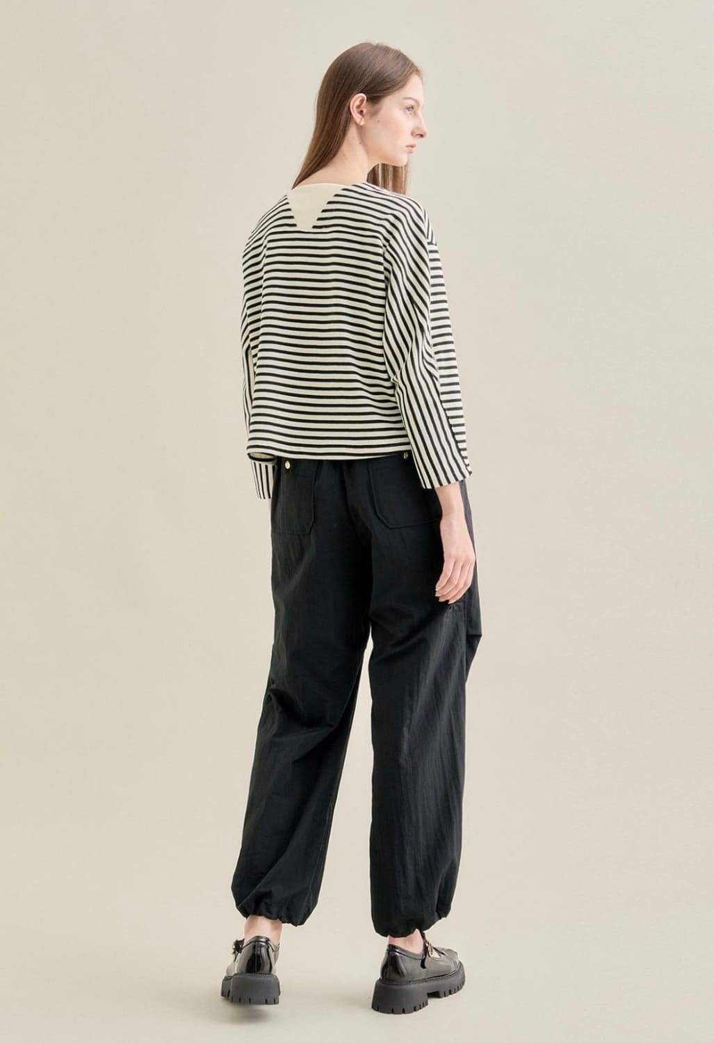 한섬 SJSJ 2023 드로우스트링  포켓 팬츠 64-94사이즈 상품이미지2