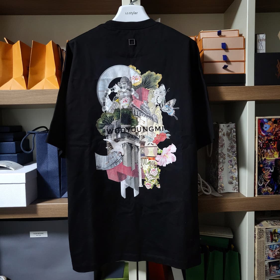 [새상품/풀구성]25FW 우영미 시티 백로고 반팔티 48사이즈 블랙 상품이미지2