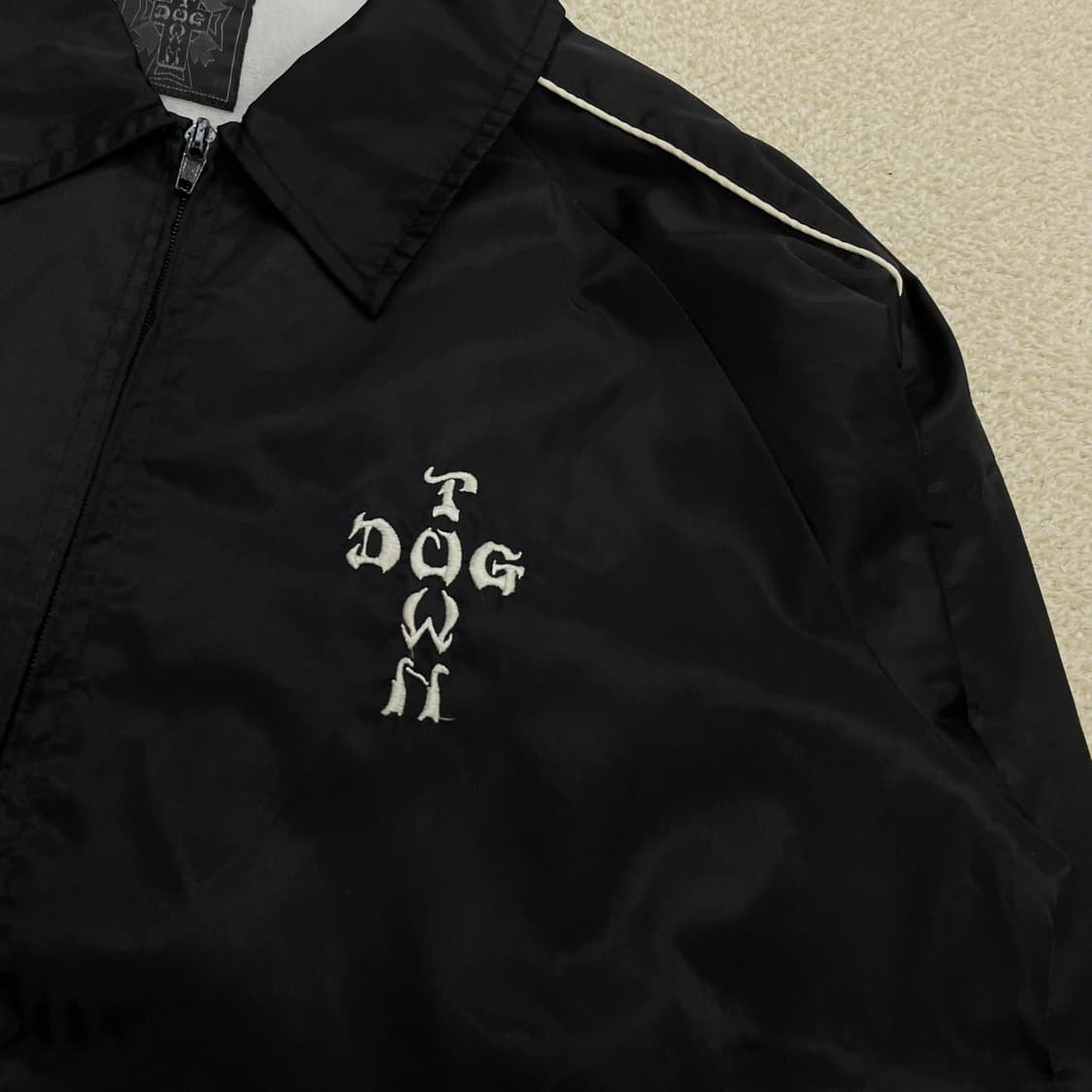 도그타운 스펠 로고 나일론 자켓 블랙 상품이미지2