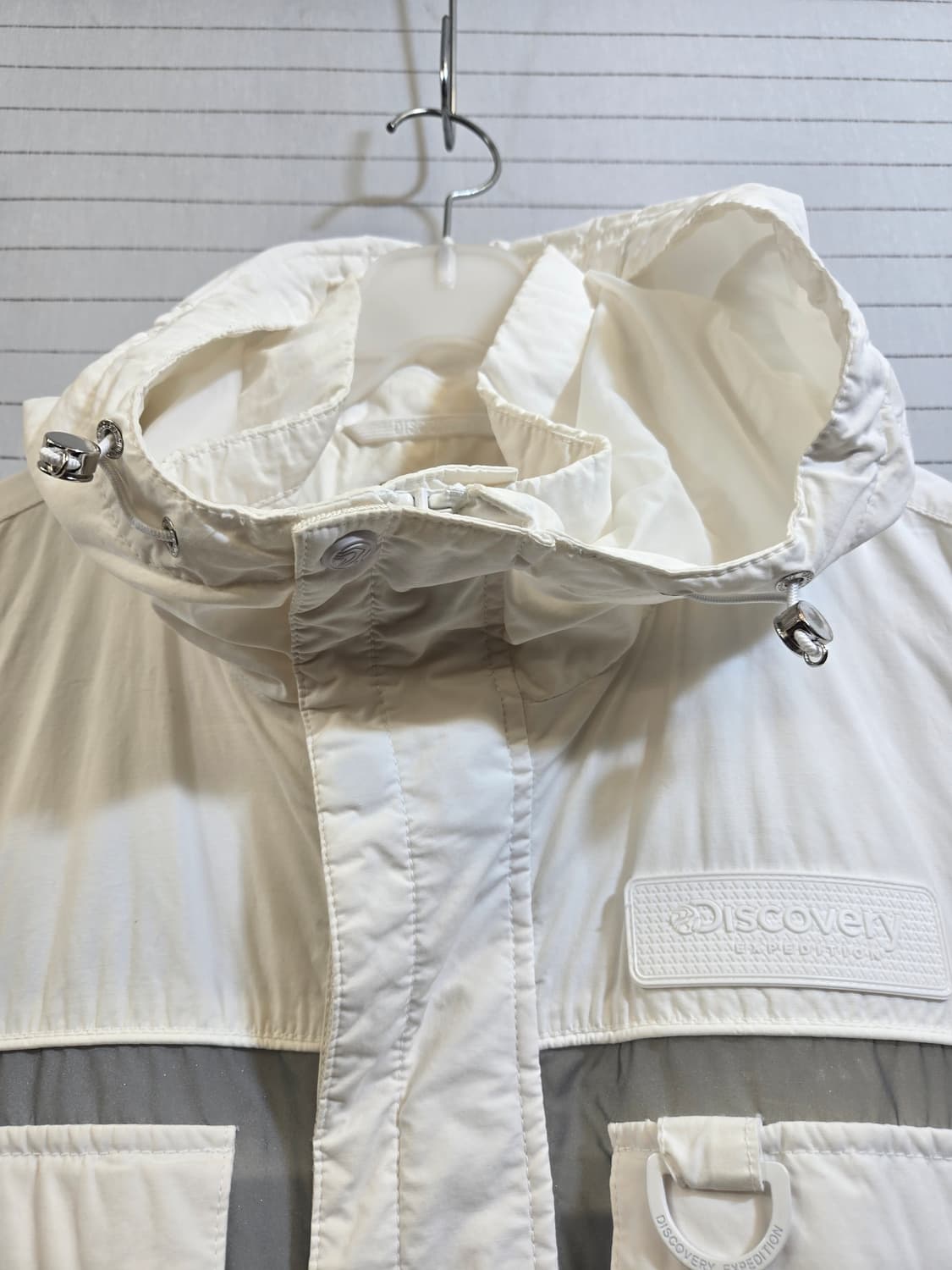 디스커버리 익스페디션 화이트 바람막이 자켓 상품이미지2