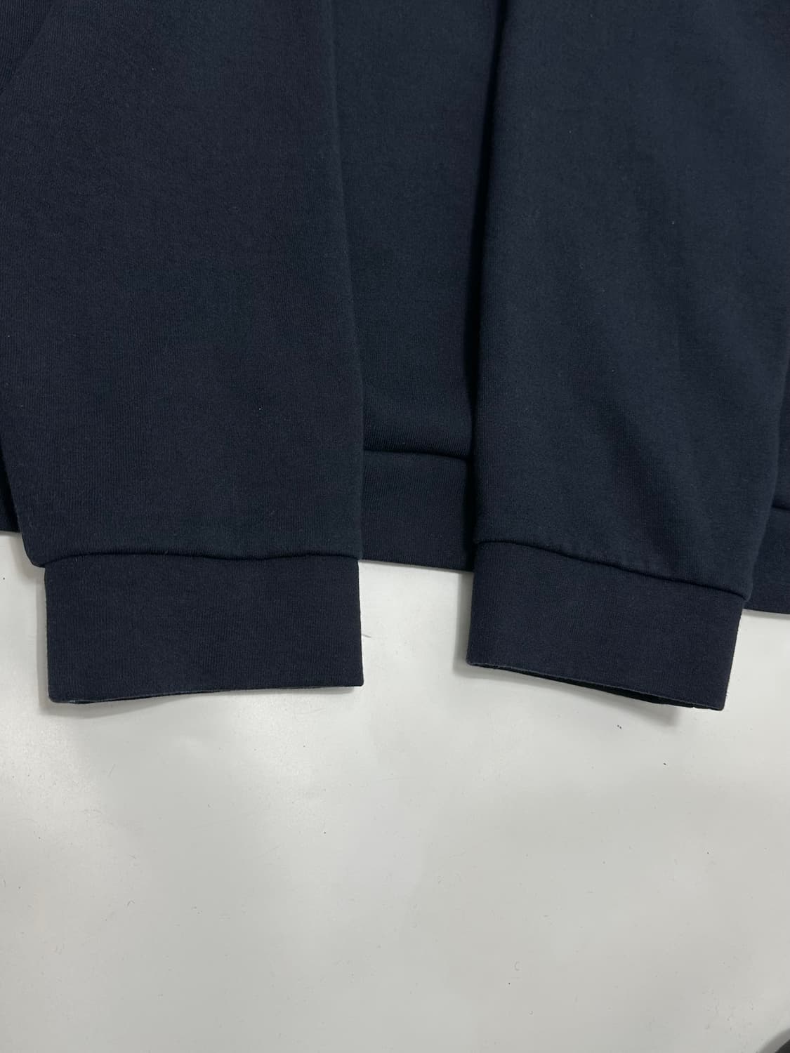 게스 반집업 맨투맨 상품이미지7