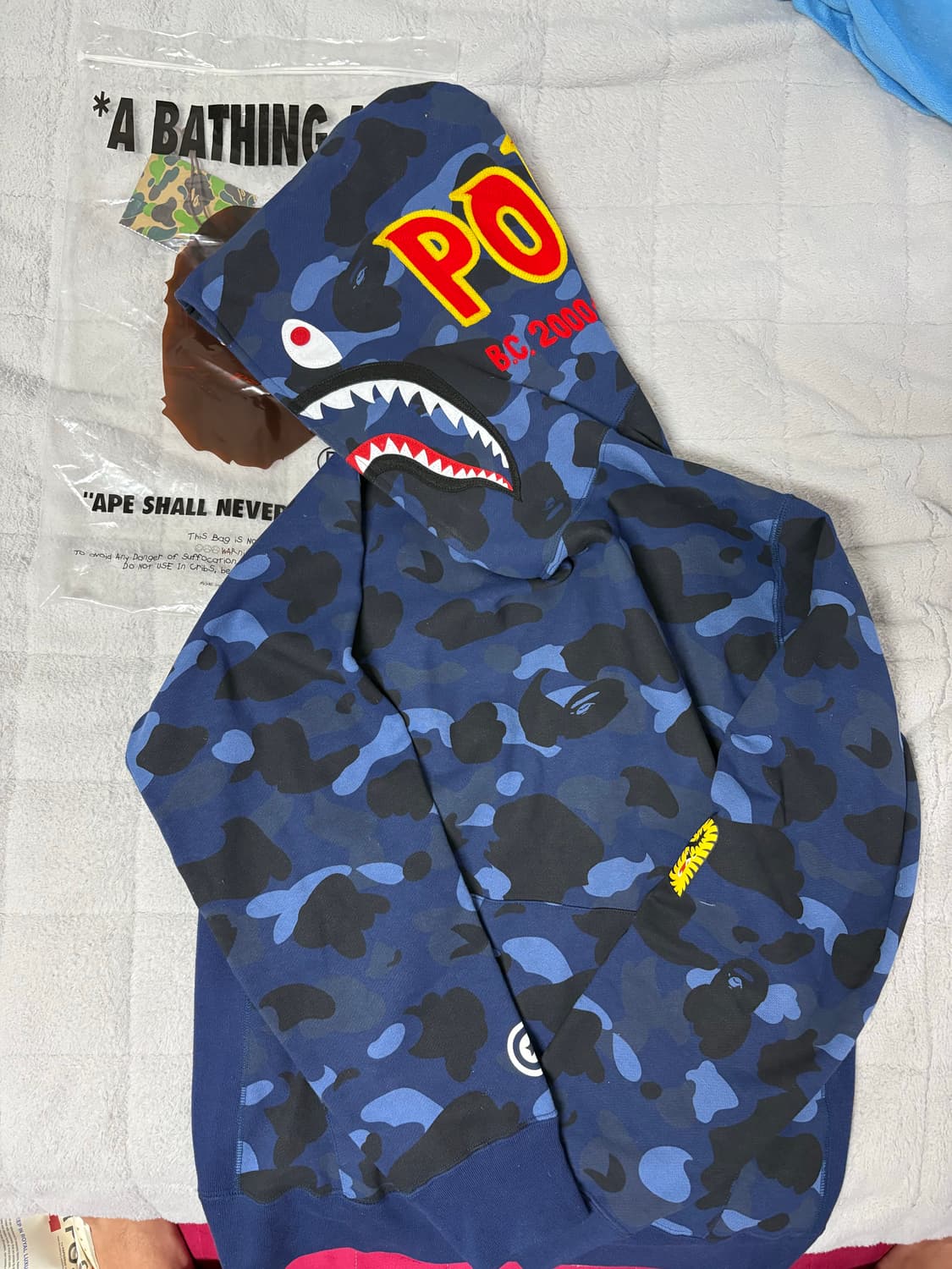 베이프 블루카모 샤크후드 L 새상품 판매합니다 상품이미지2