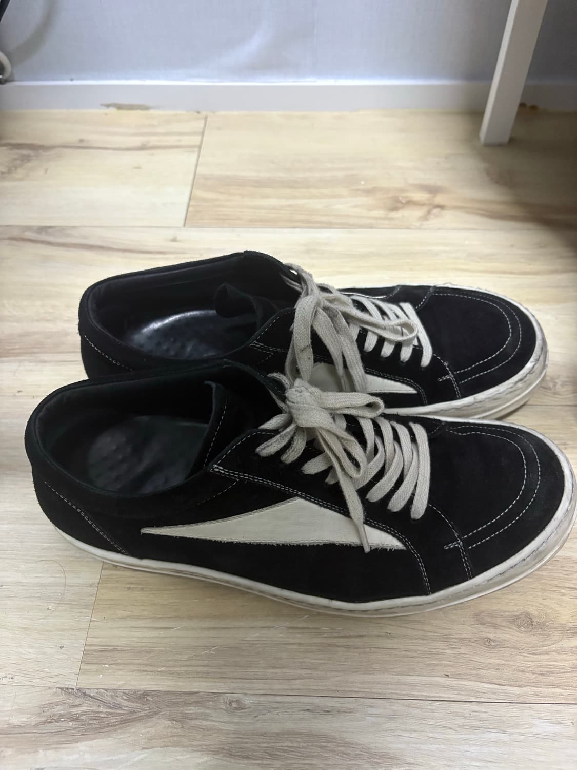 릭반스 스웨이드 상품이미지1