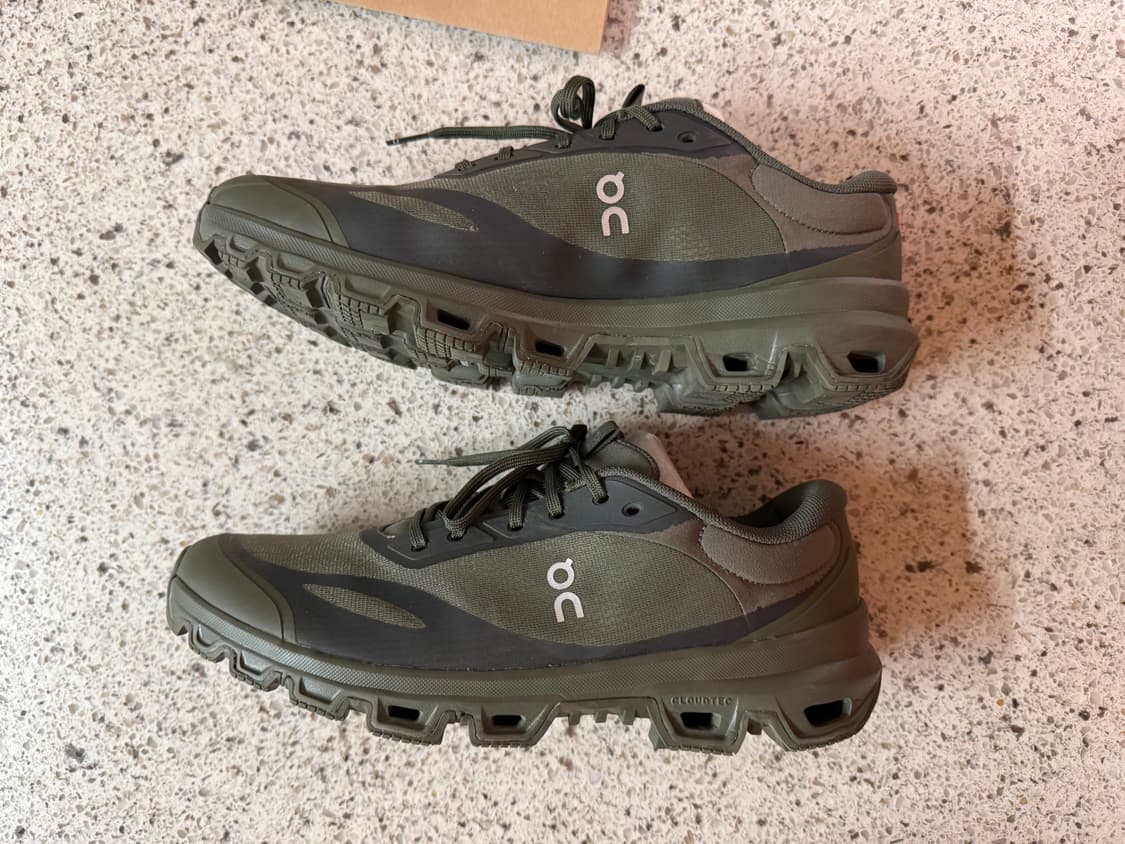 로에베 x 온러닝 클라우드벤처 2 카키 IT45 (us10-11추천) 상품이미지7
