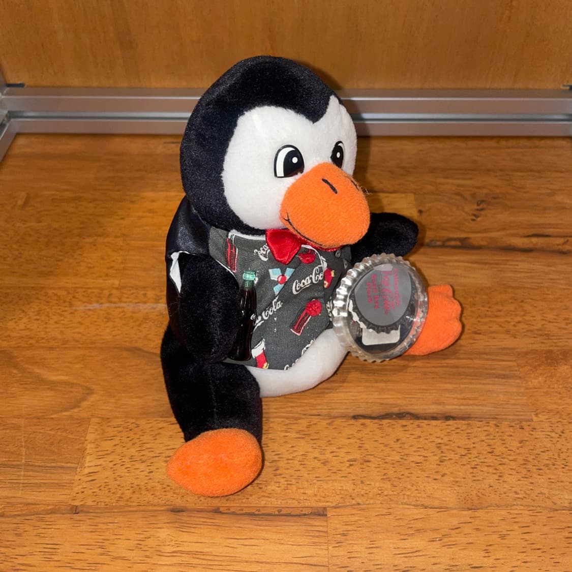 [Coca-Cola] Penguin Plush - Holiday Vest 상품이미지2