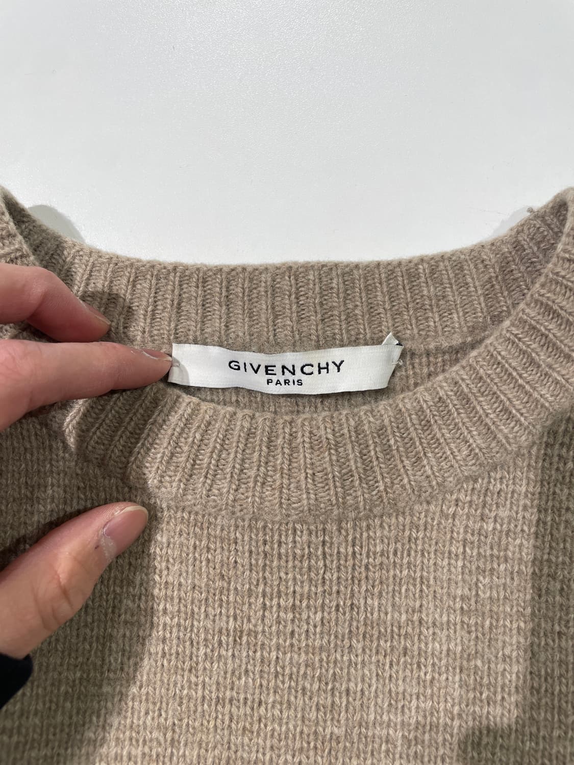 지방시 라이트 브라운 17 패치 스트라이프 스웨터 상품이미지7