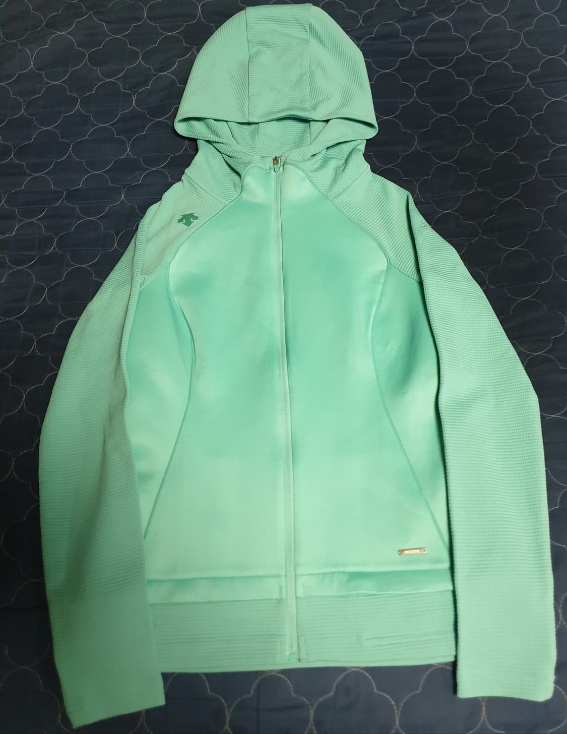 (단종매물) 데상트 딱붙핏 스피리쳐 하이브리드 후드집업 져지 민트 (S) 상품이미지1