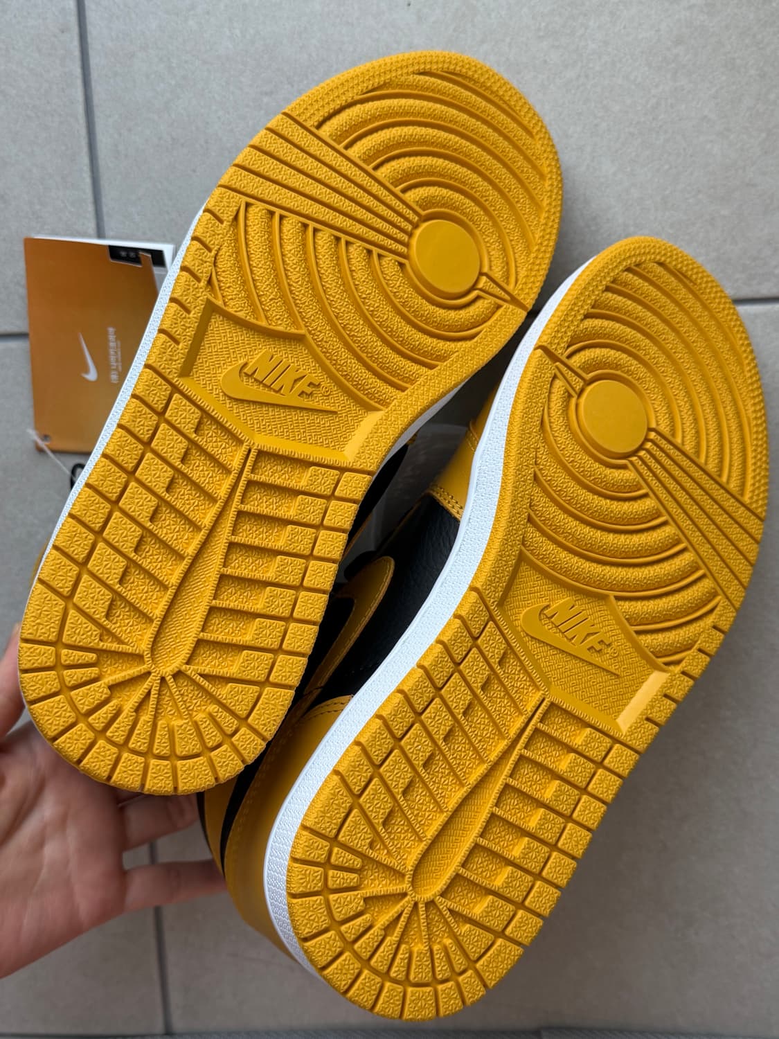 조던 1 레트로 하이 OG 폴른 새상품 250 판매 상품이미지2