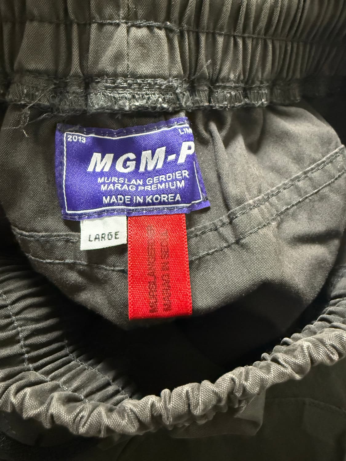 포켓 디테일이 멋진 차콜색 카고팬츠 상품이미지5