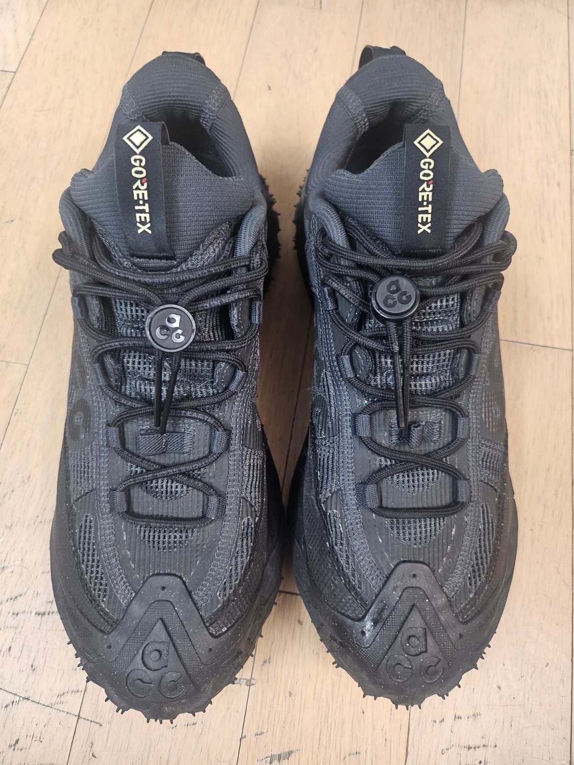 나이키 ACG 마운틴 플라이 2 로우 고어텍스 블랙255 판매합니다 상품이미지1