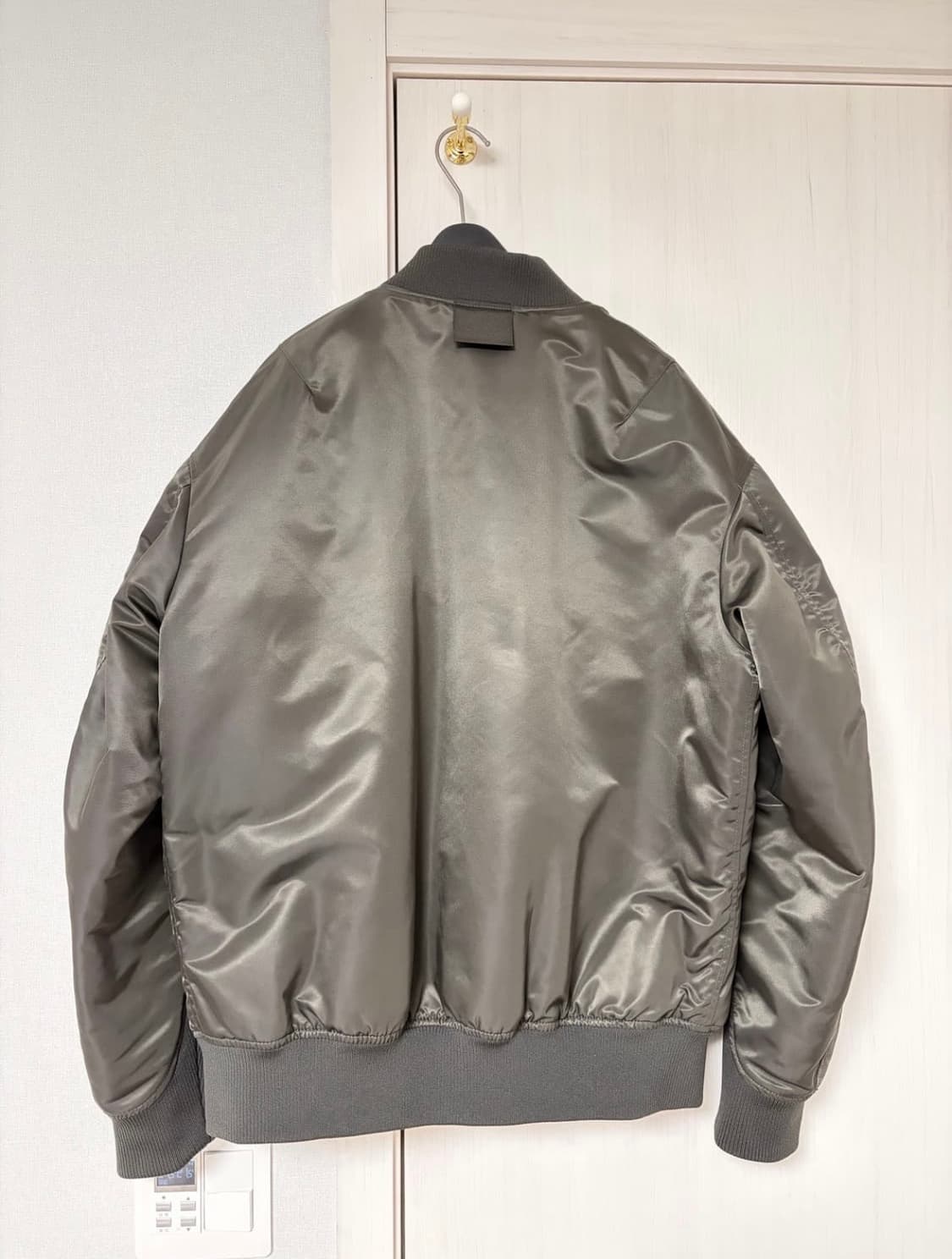 [사이즈 교환 환영] 유니클로x질샌더 ma-1 카키 그레이 L 상품이미지3