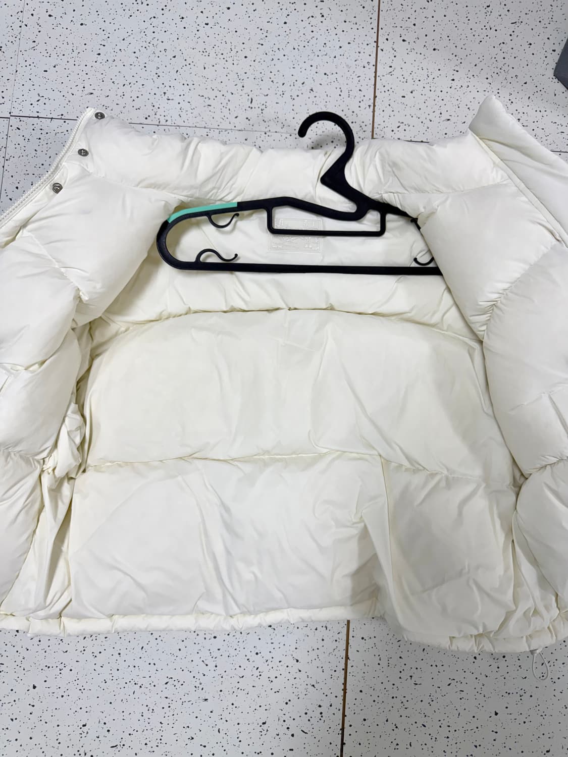 케즈 리버서블 클라우드 다운 패딩 크림 상품이미지8