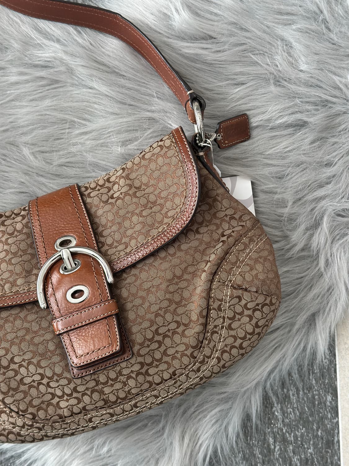 코치 시그니처 자카드 호보백 상품이미지2