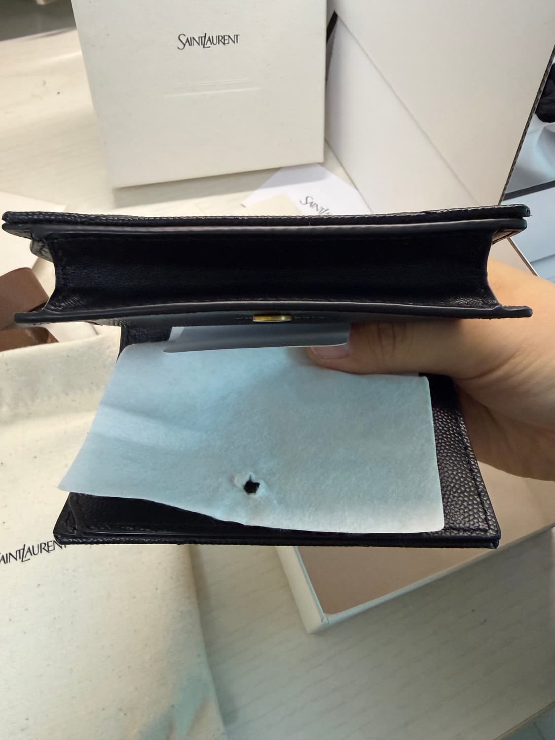 [백화점 구매/새상품] 생로랑 마틀라세 블랙 금장 반지갑 상품이미지5