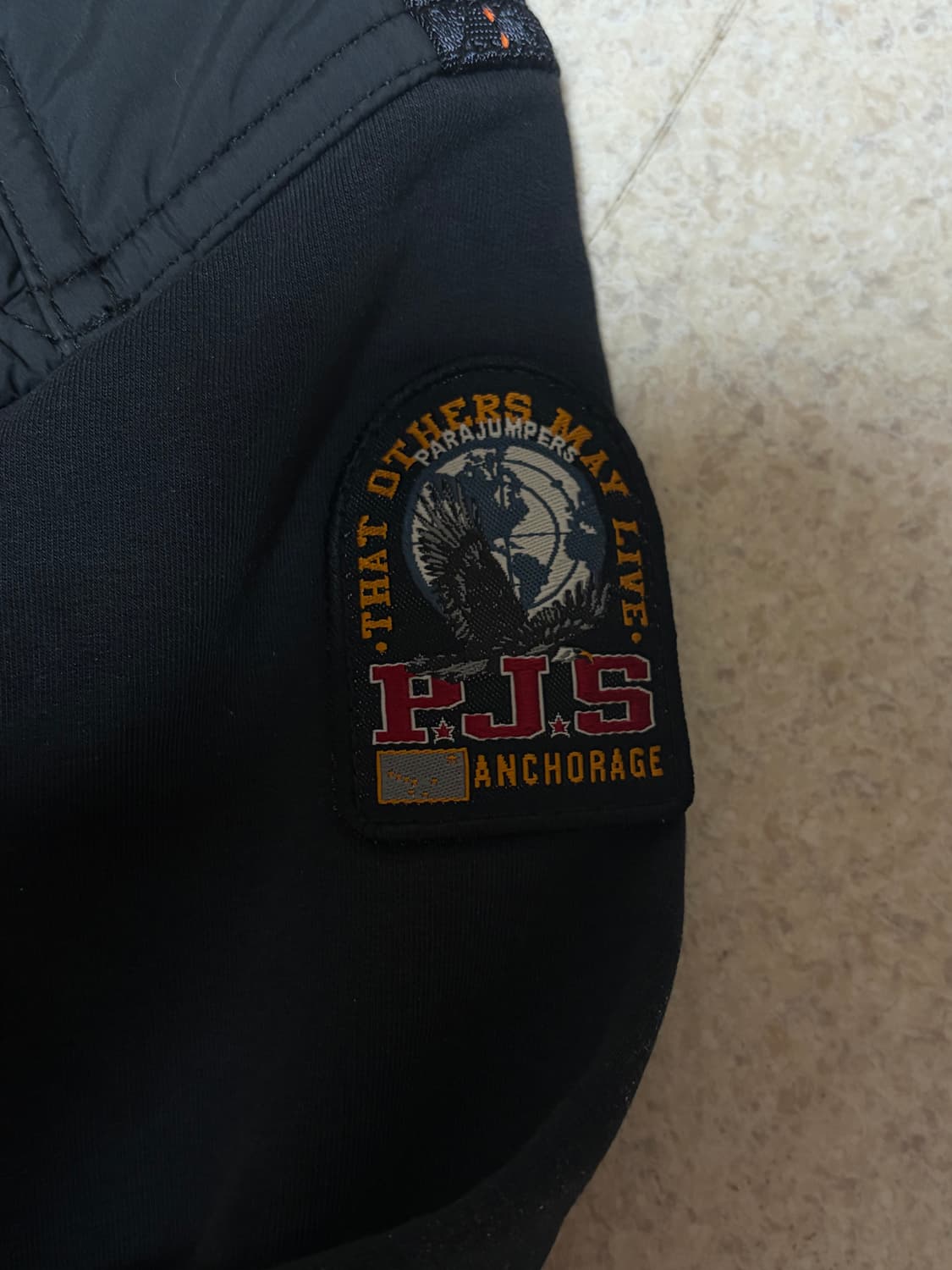 파라점퍼스 엘리엇 경량패딩 m 상품이미지3