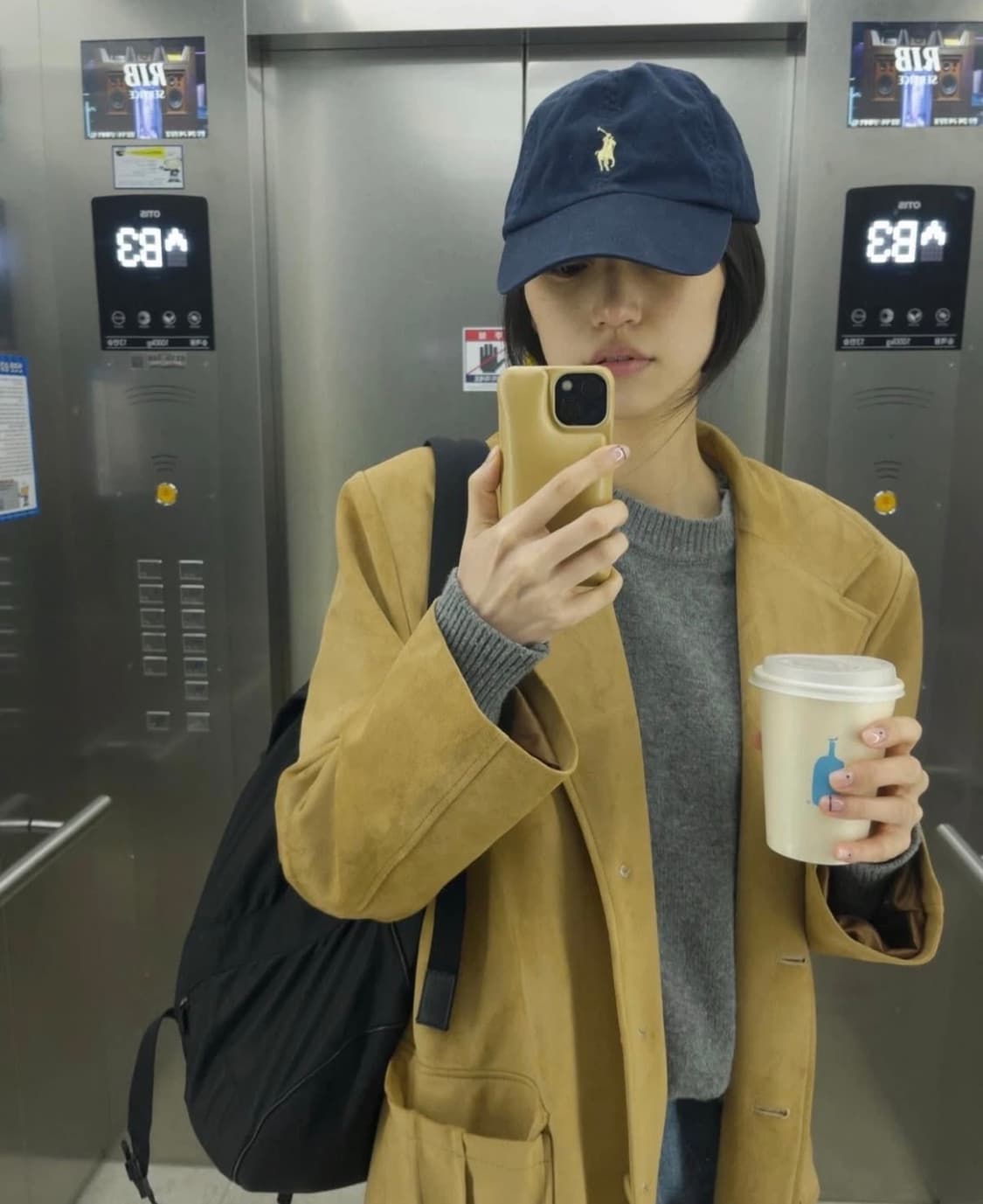 (김도연 착용) 프롬웨얼 스웨이드 코트 상품이미지1