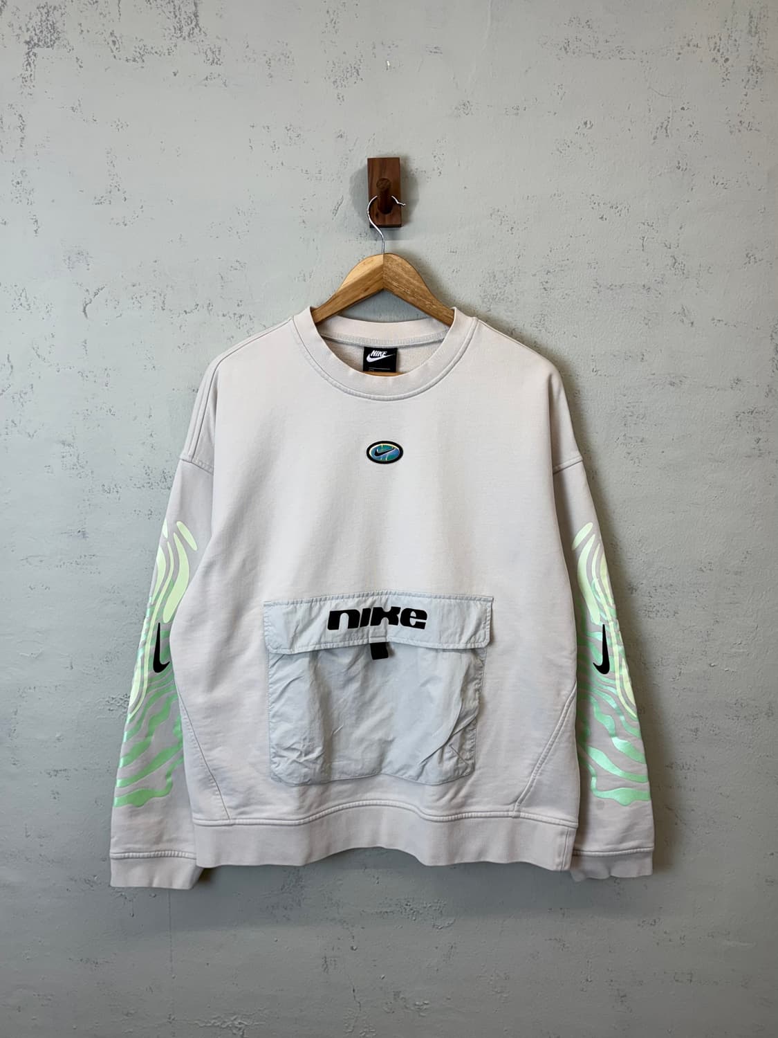 나이키 포켓 크루탑 오버핏 맨투맨 상품이미지1