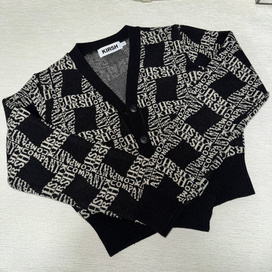 키르시 스파이럴 자카드 니트 가디건 블랙 상품이미지2