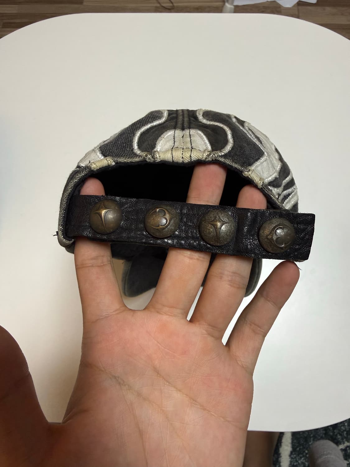 초퍼 플레임 스터드캡 ( 권지율 졸작 레더 에디션) 상품이미지2