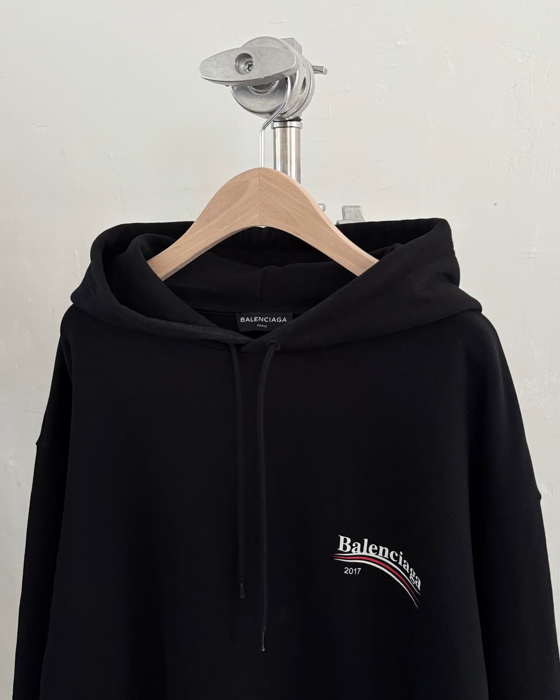 Balenciaga 발렌시아가 블랙 웨이브 로고 후드티 상품이미지2