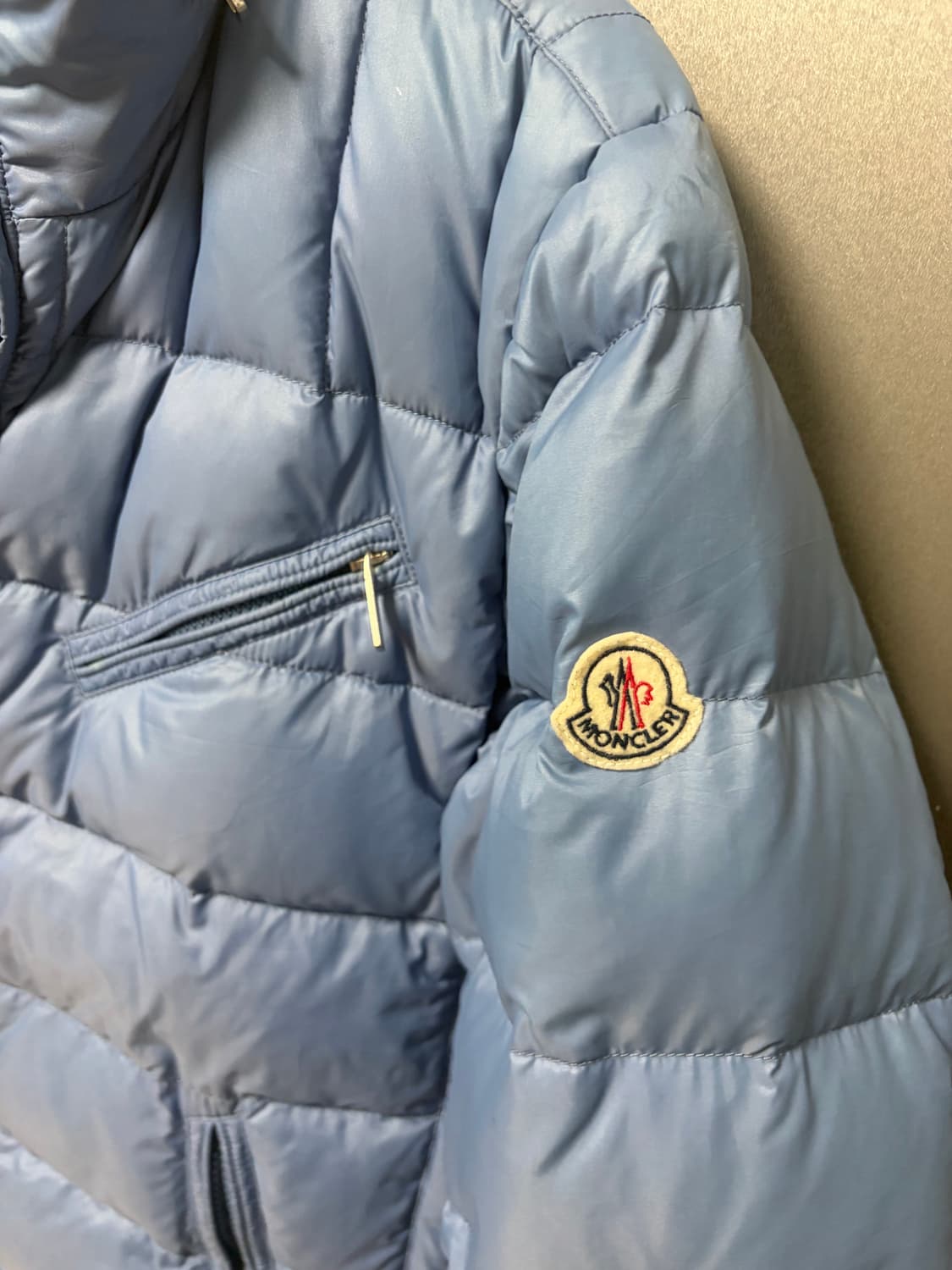 몽클레어 하늘색 구스다운 경량패딩 상품이미지3