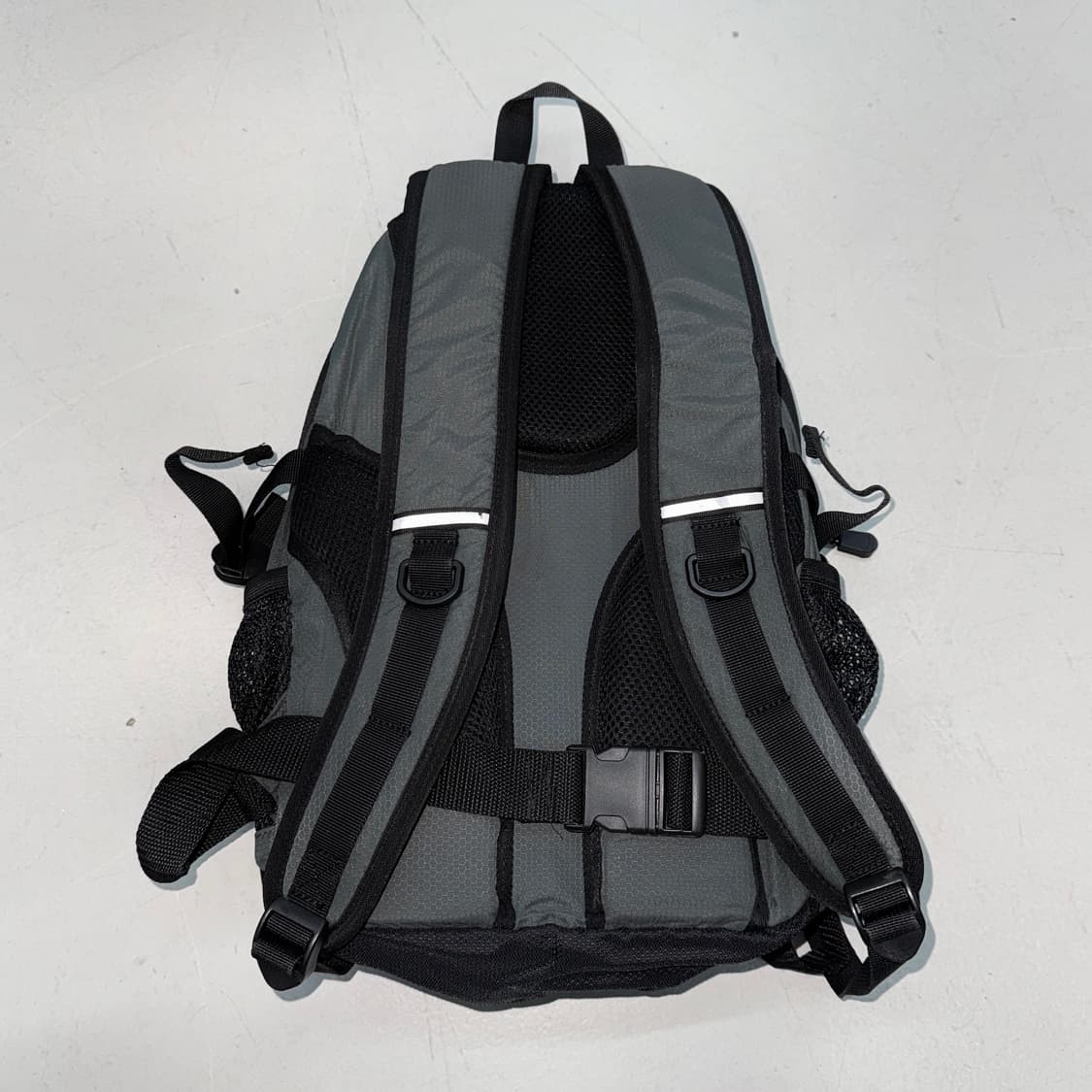 아식스 00s 고프코어 카키 테크니컬 백팩 상품이미지3