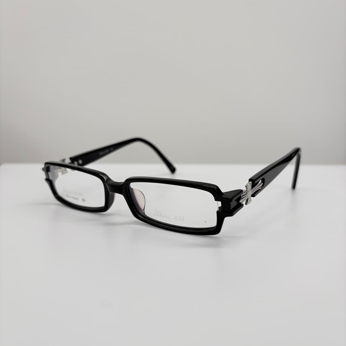 GALLAN 블랙실버 십자가 빈티지 뿔테 상품이미지1