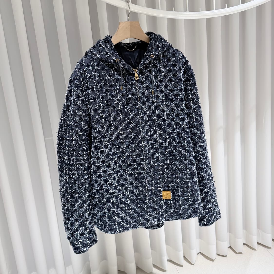 (A+/56) / 25년제조 루이비통 플록드 모노그램 데님 후드집업 자켓 상품이미지2