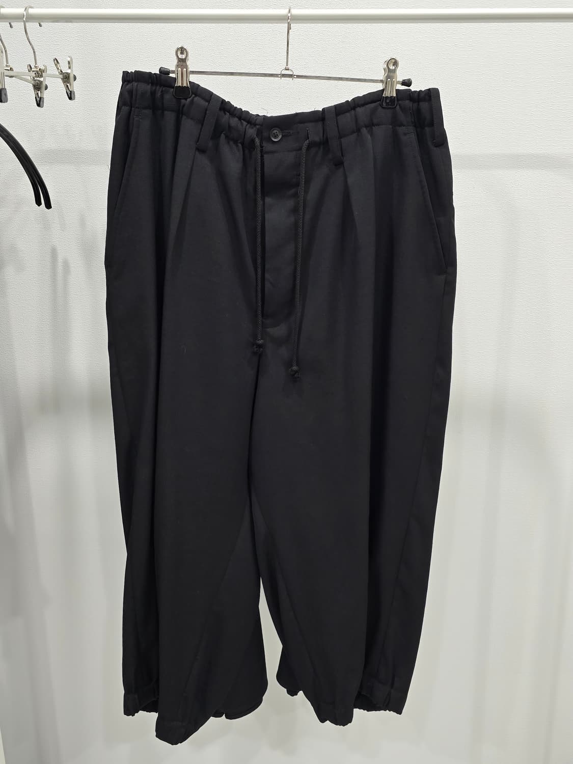 요지 야마모토 뿌르옴므 19ss 카라스팬츠 상품이미지2