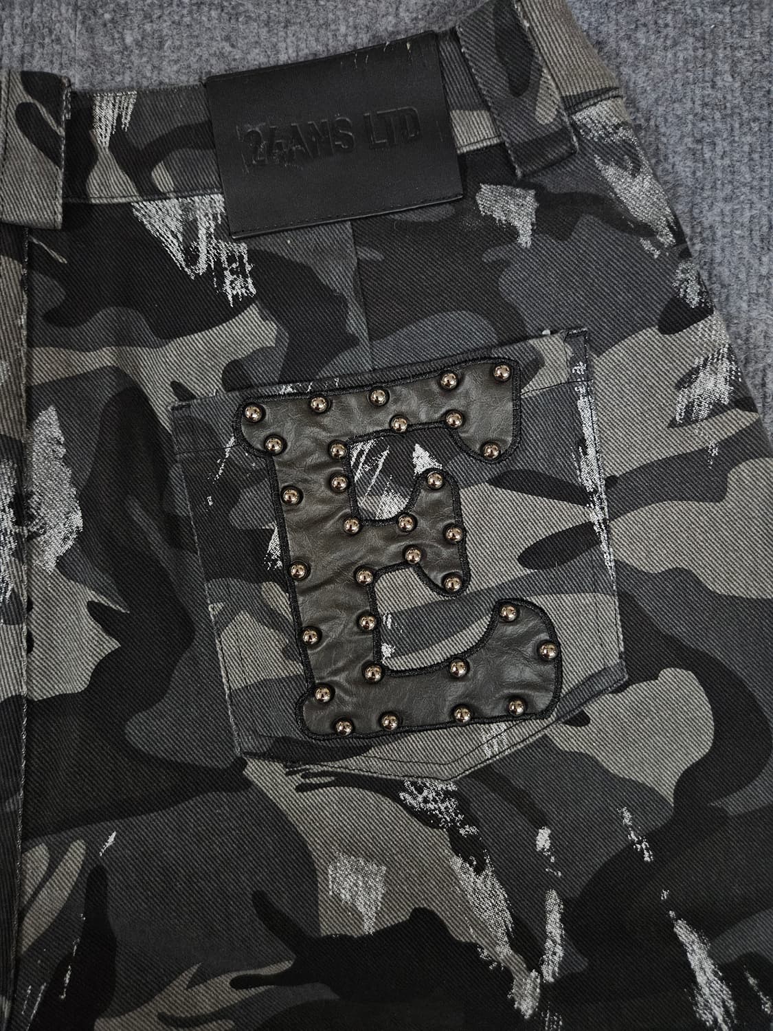 24ANS 카모 LOVE 버뮤다 팬츠(급처) 상품이미지4