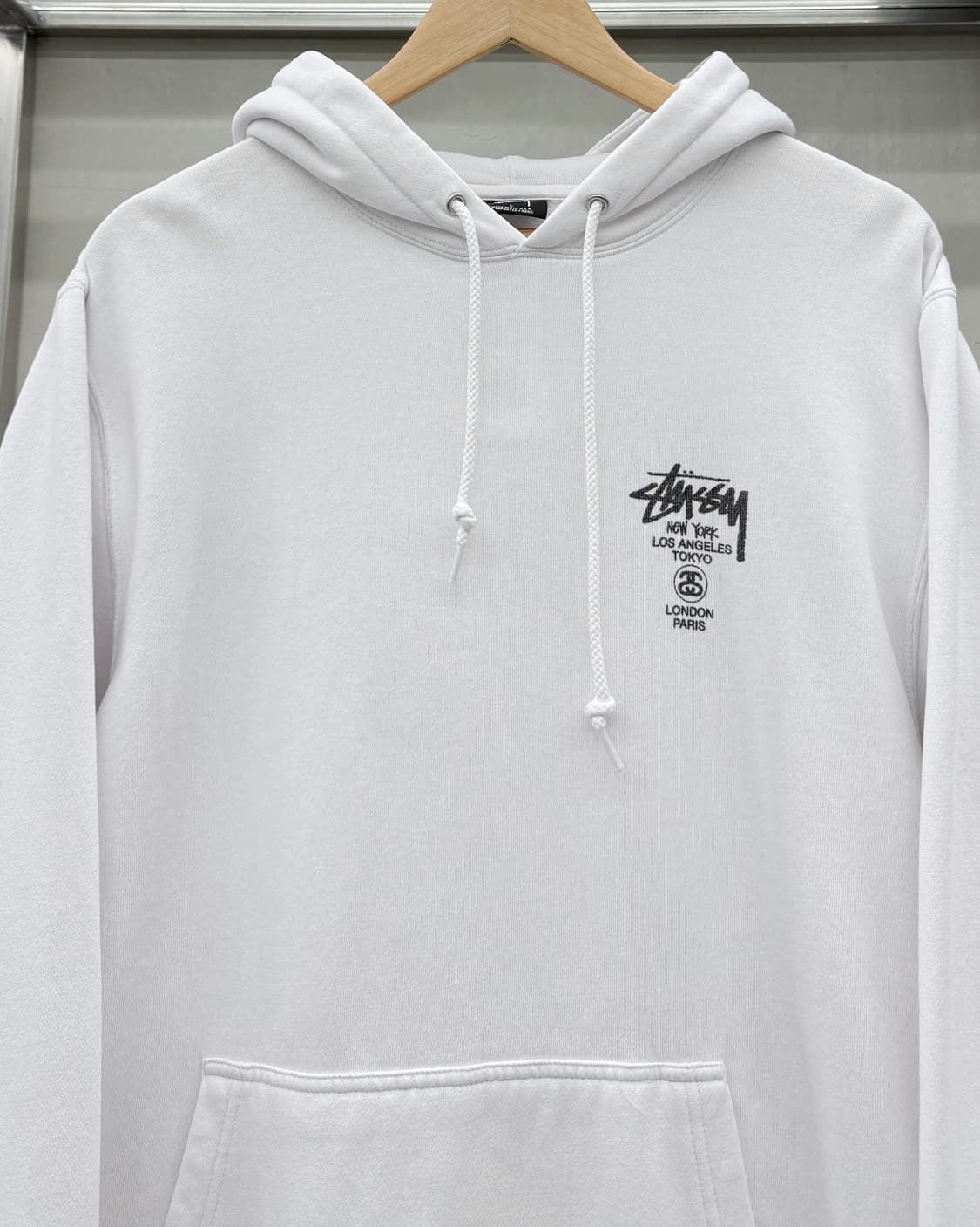 스투시 월드투어 빅로고 스웻 후드티 화이트 상품이미지6