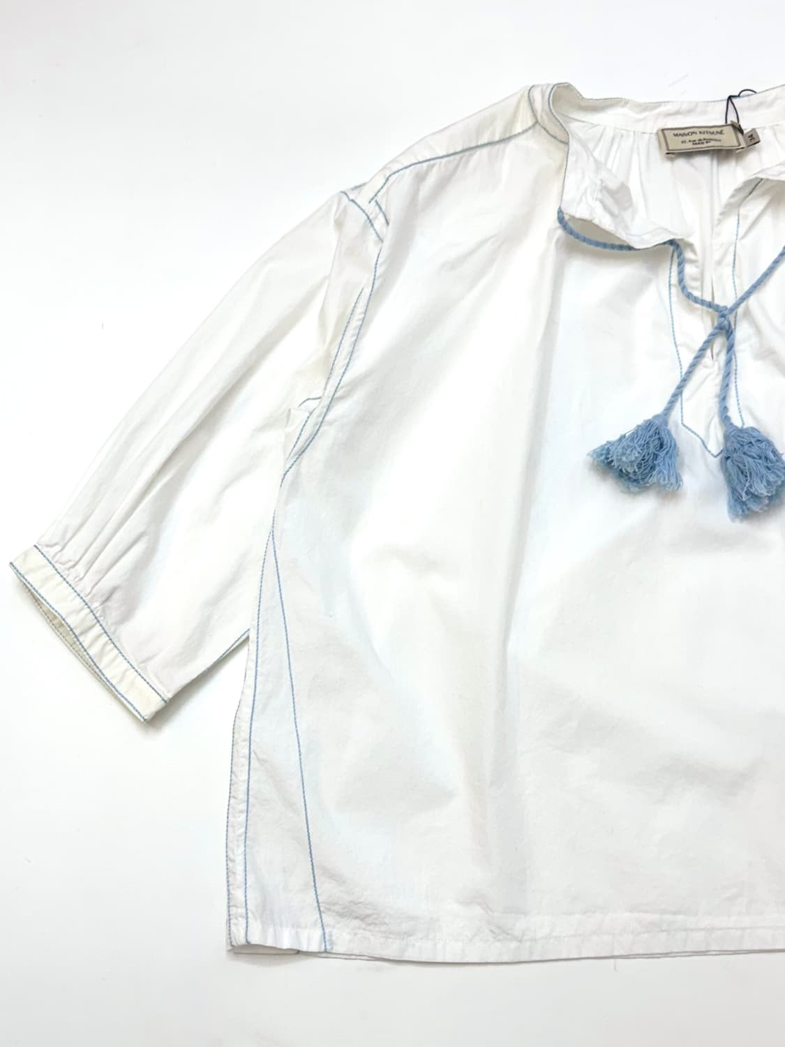 Maison kitsune 메종키츠네 화이트컬러 테슬디테일 블라우스 상품이미지3