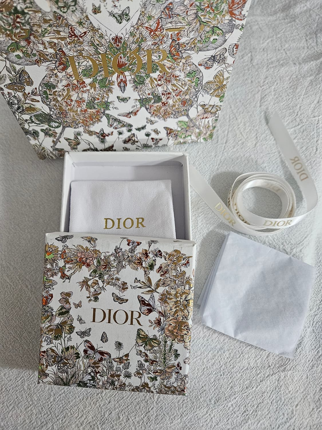 디올 홀리데이 박스 +쇼핑백+더스트 새상품 풀세트 상품이미지1