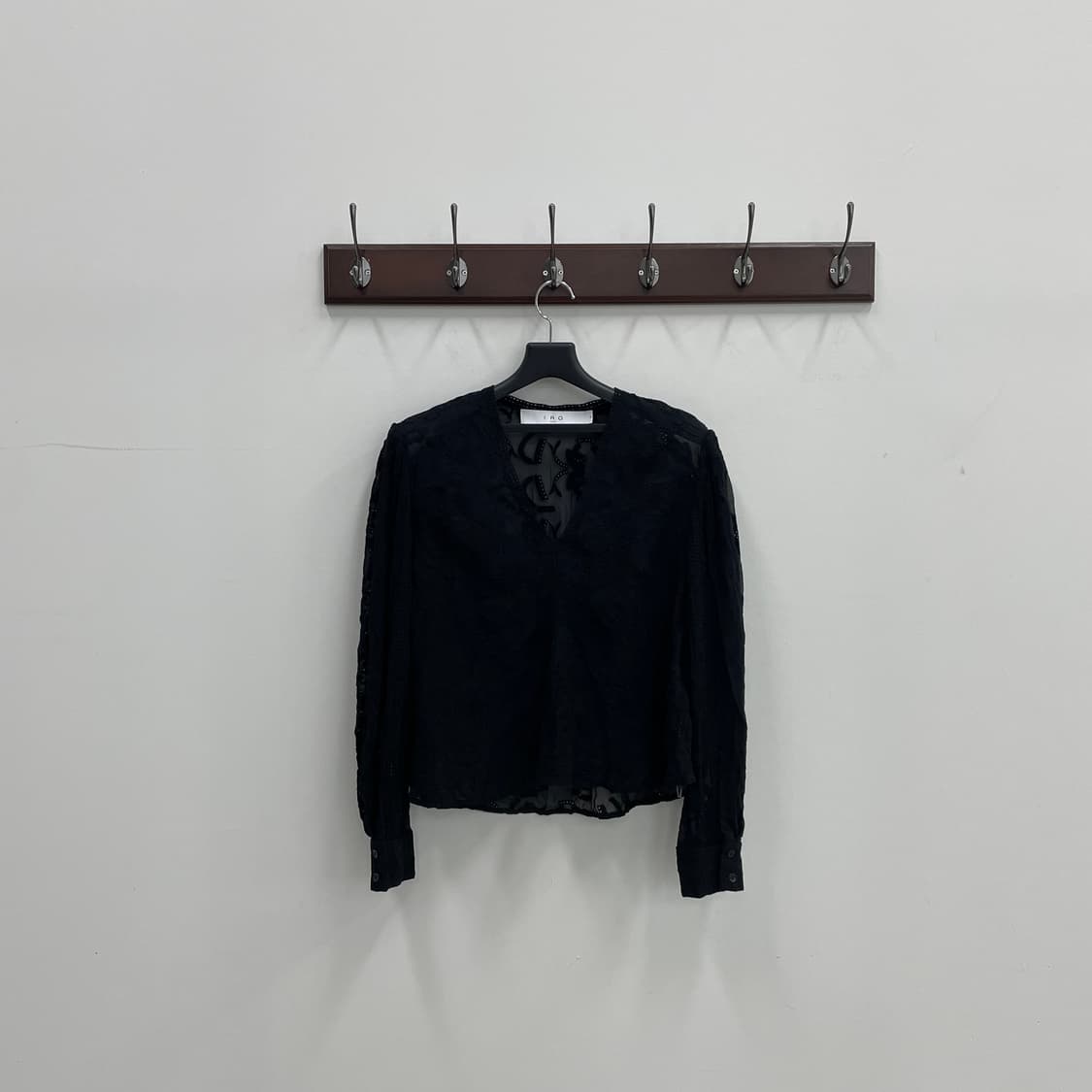 이로 투피스 블랙 레이스 펀칭 블라우스,스커트 상품이미지2